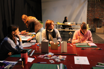 Ambachtendag - workshop boekbinden - click for large version